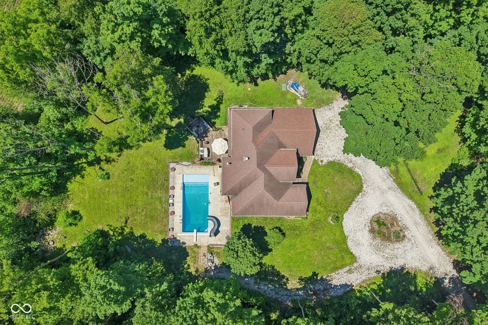 397 E 1650 Summitville, IN 46070
