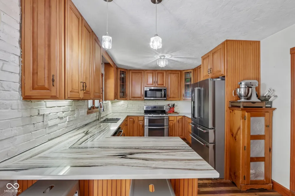 397 E 1650 Summitville, IN 46070