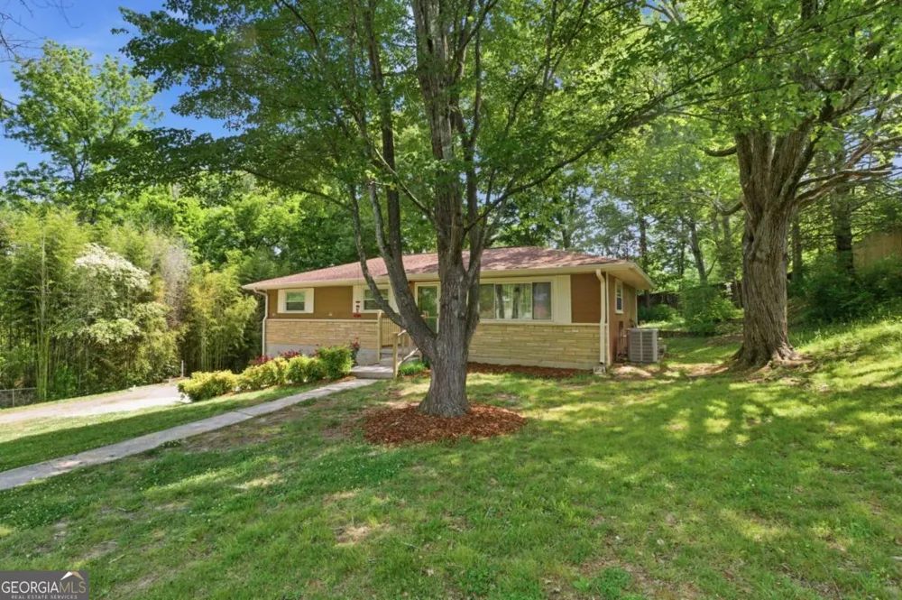 1004 W Lewis ST Rossville, GA 30741