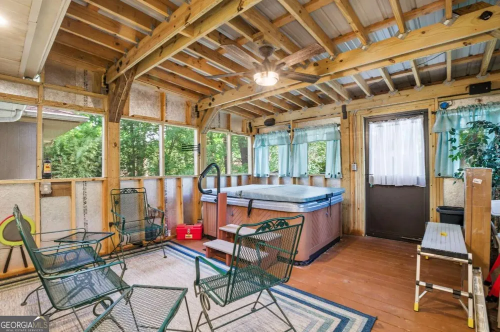 1004 W Lewis ST Rossville, GA 30741