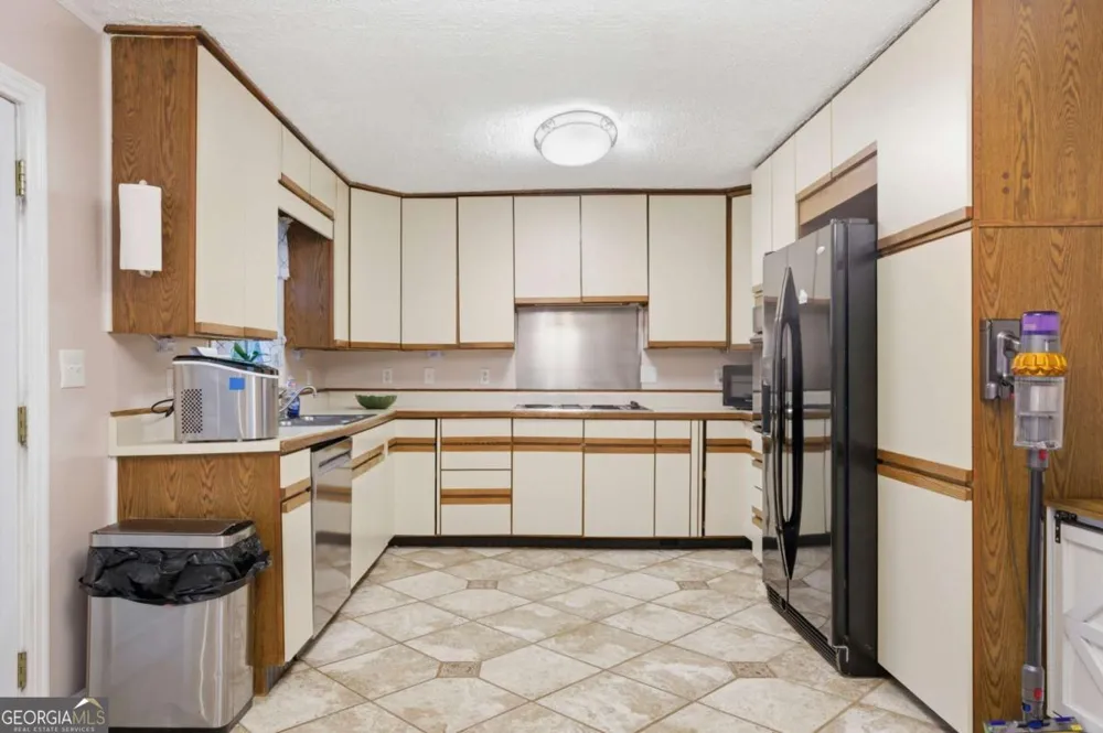 1004 W Lewis ST Rossville, GA 30741