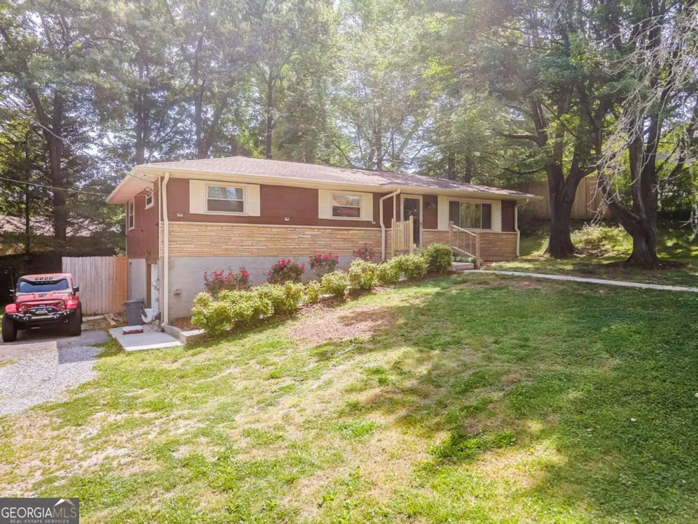 1004 W Lewis ST Rossville, GA 30741