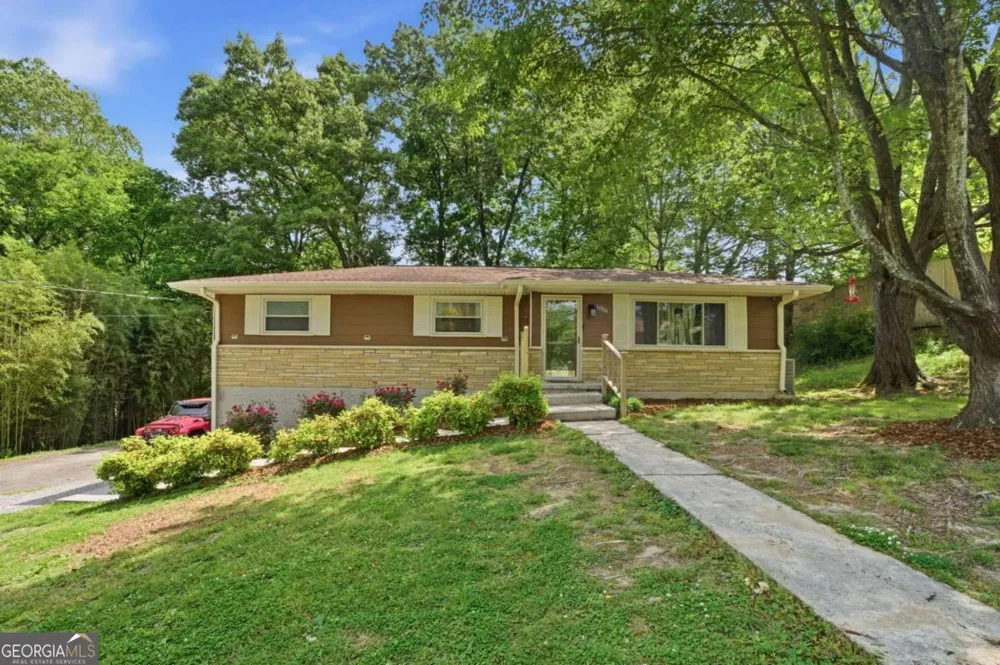 1004 W Lewis ST Rossville, GA 30741