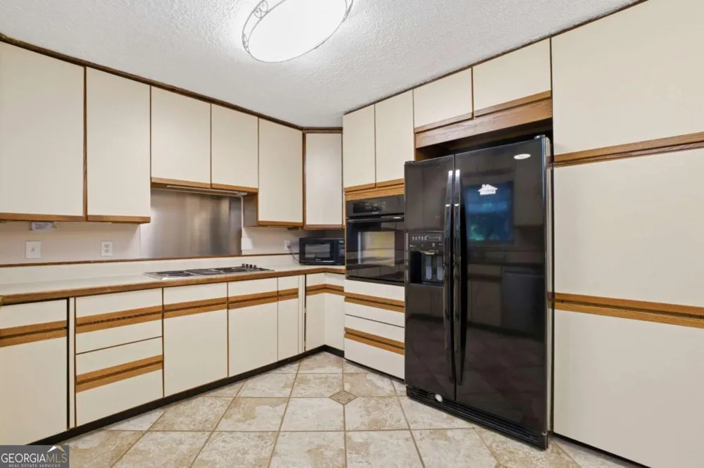 1004 W Lewis ST Rossville, GA 30741