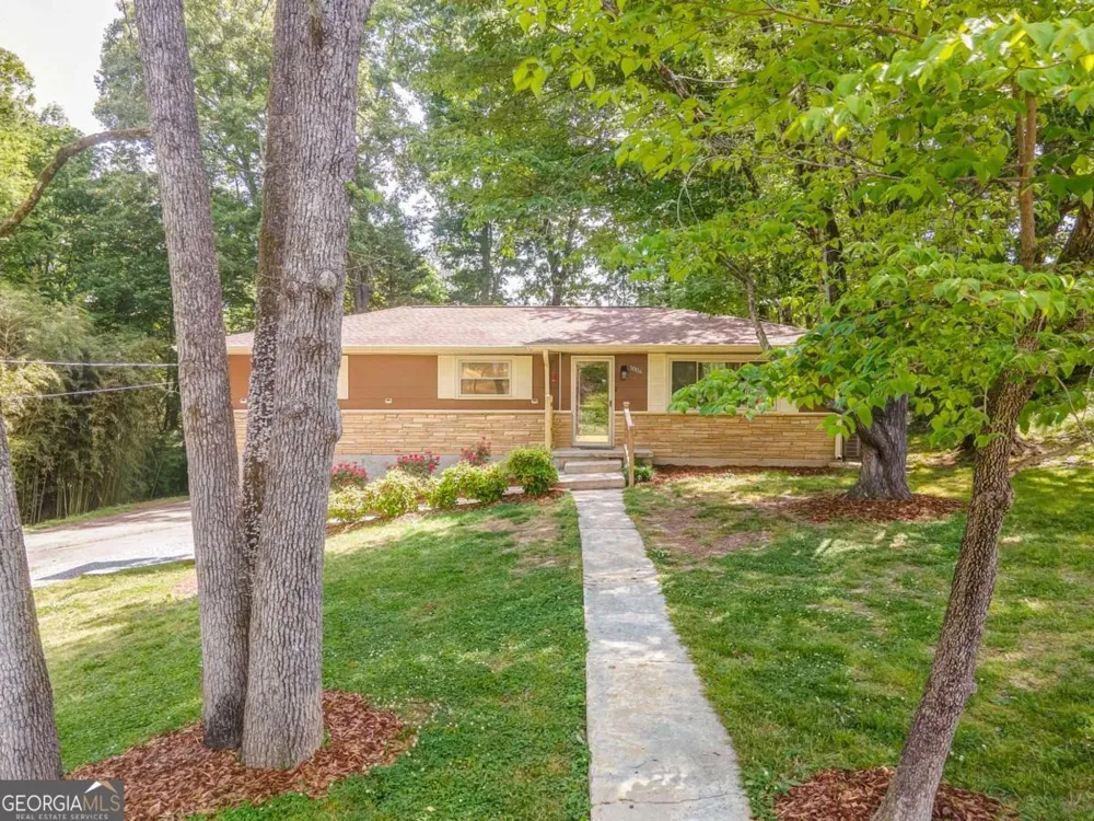 1004 W Lewis ST Rossville, GA 30741