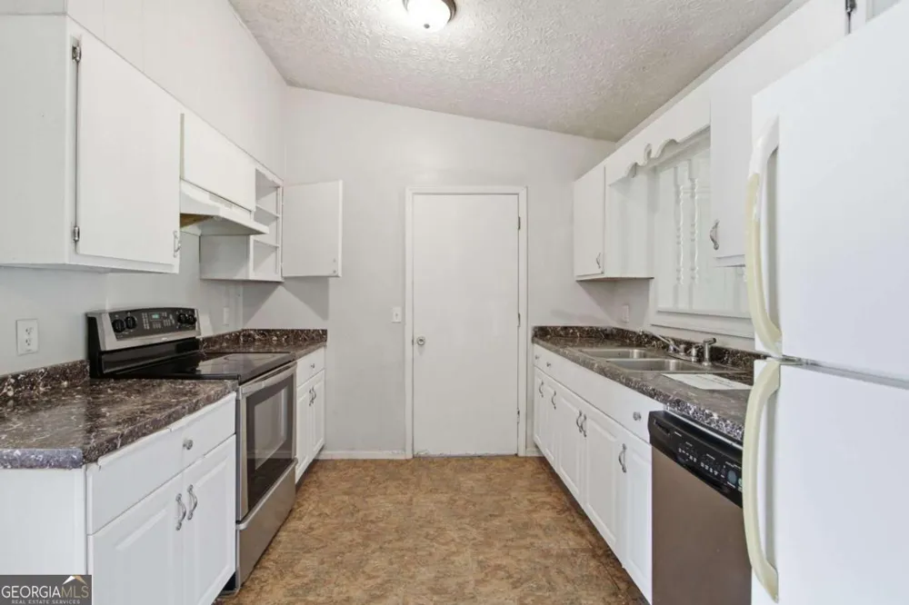 4289 Rex RD Rex, GA 30273