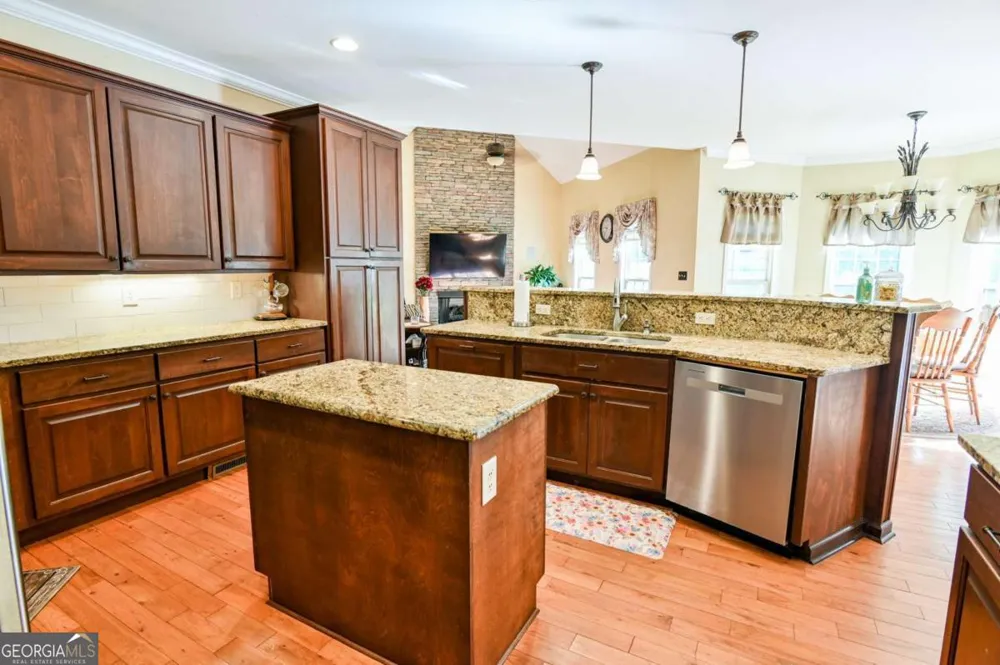 283 Creekside DR Arnoldsville, GA 30619
