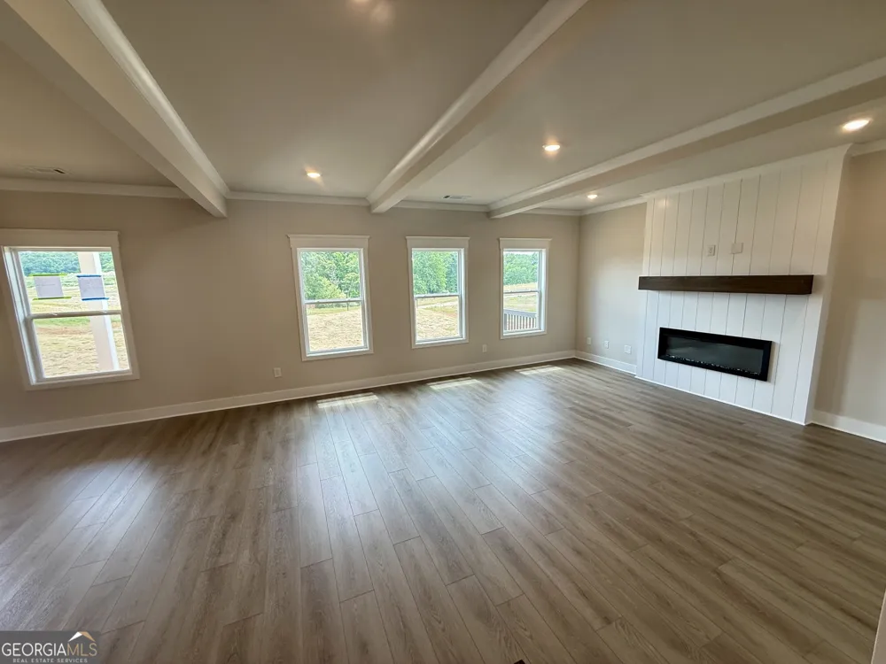 103 Chickadee CT Auburn, GA 30011