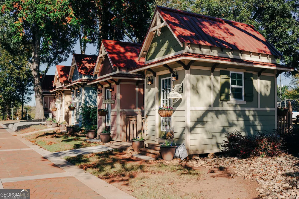 103 Chickadee CT Auburn, GA 30011