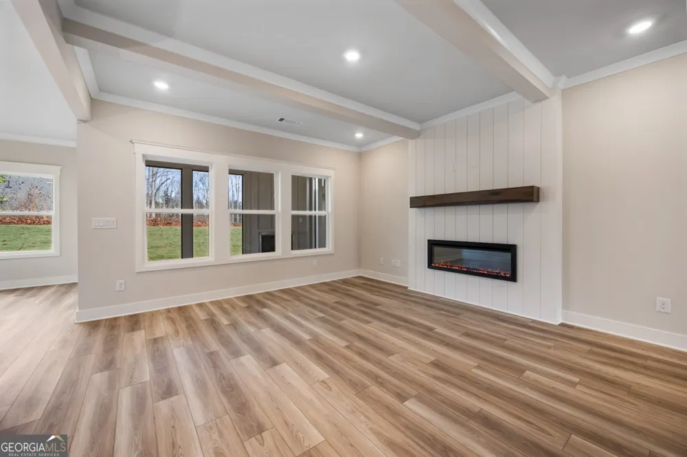 105 Chickadee CT Auburn, GA 30011