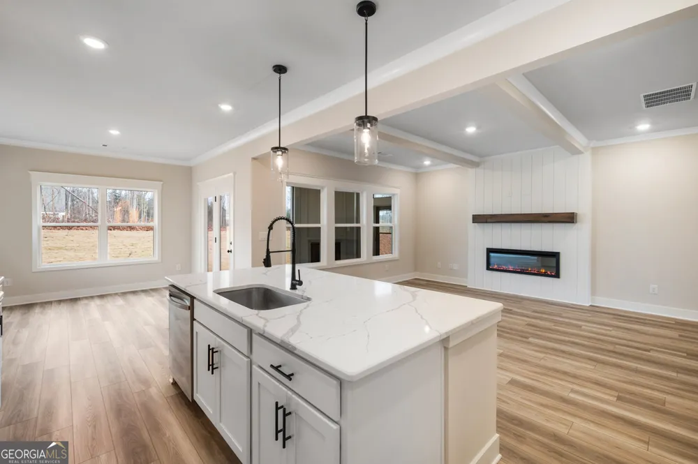 105 Chickadee CT Auburn, GA 30011