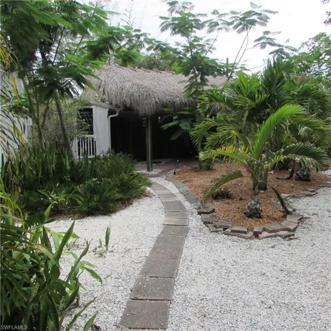7697 Beach Daisy Lane