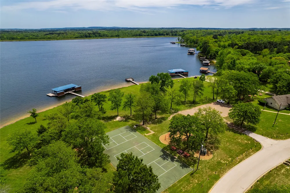 7811 Angelina Drive Athens, TX 75752