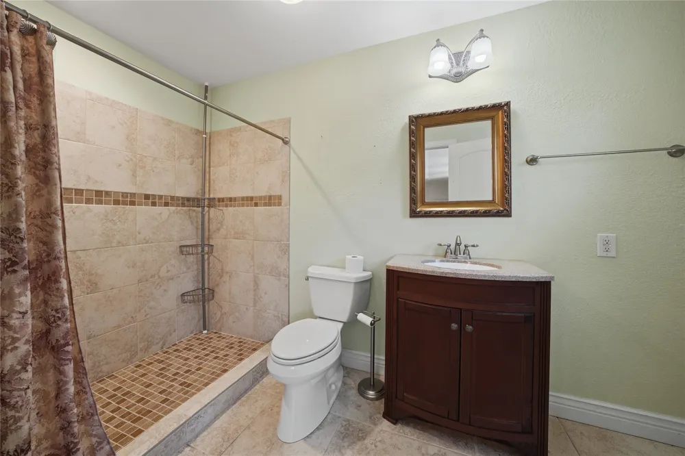 7811 Angelina Drive Athens, TX 75752