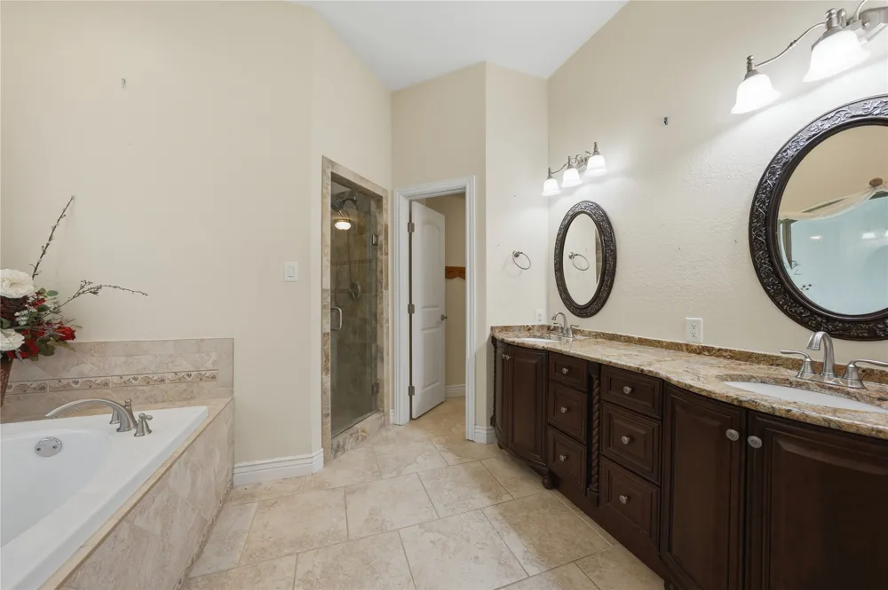 7811 Angelina Drive Athens, TX 75752