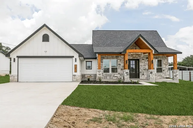 12911 Nuevo Arroyo Dr Atascosa, TX 78002