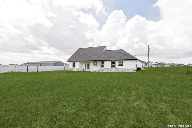 12911 Nuevo Arroyo Dr Atascosa, TX 78002