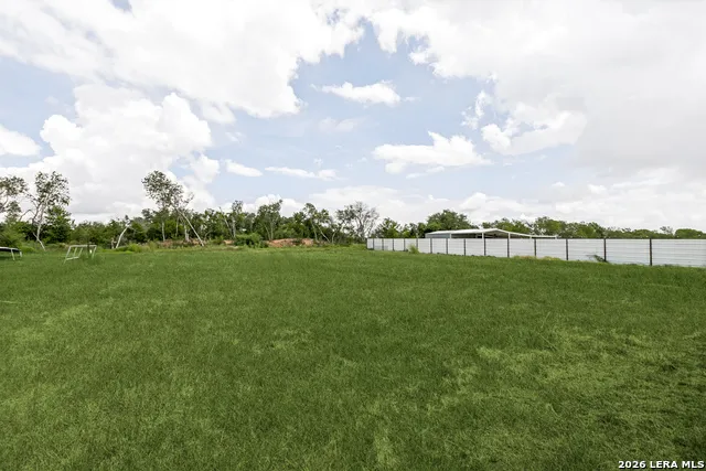 12911 Nuevo Arroyo Dr Atascosa, TX 78002