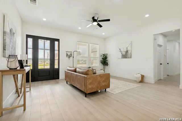 12911 Nuevo Arroyo Dr Atascosa, TX 78002