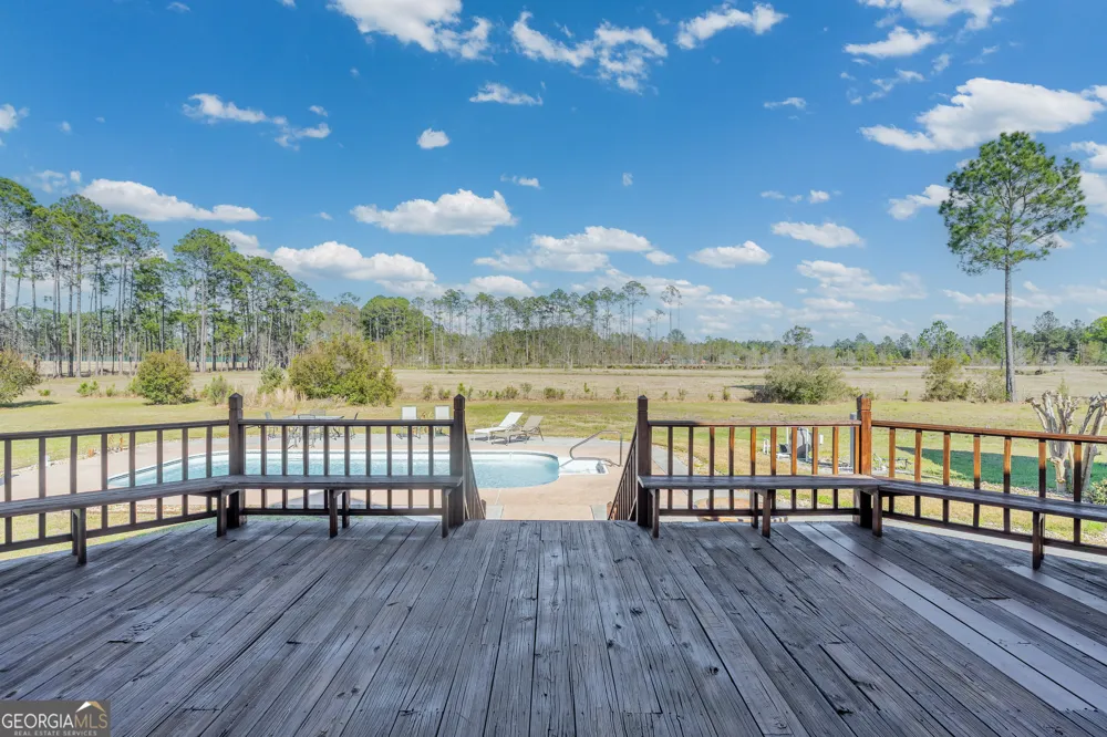 3300 CONNOR LN Waycross, GA 31503