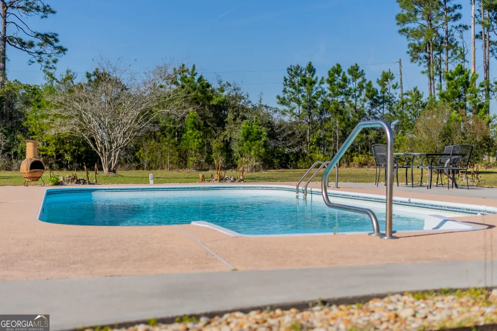 3300 CONNOR LN Waycross, GA 31503
