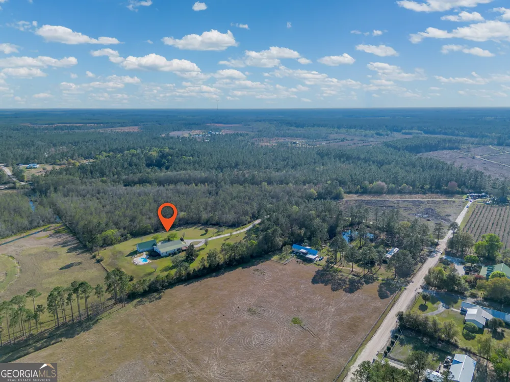 3300 CONNOR LN Waycross, GA 31503