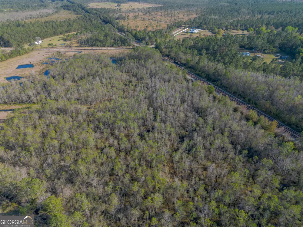 3300 CONNOR LN Waycross, GA 31503