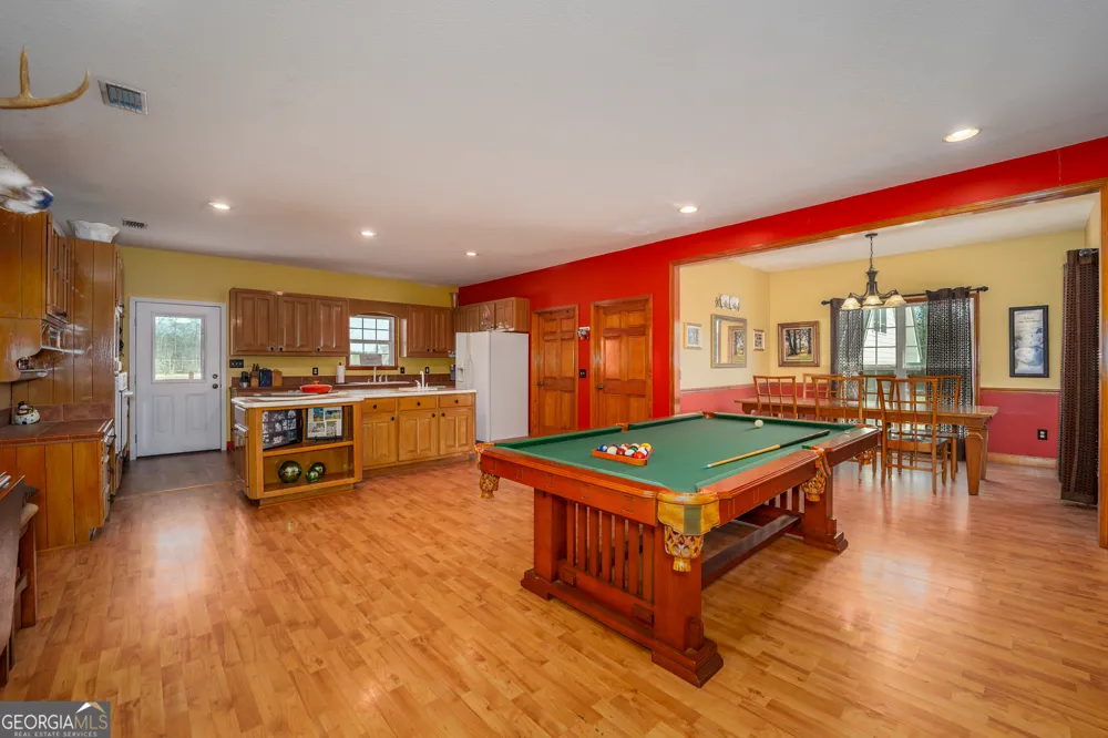 3300 CONNOR LN Waycross, GA 31503