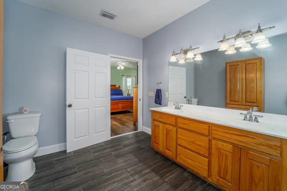 3300 CONNOR LN Waycross, GA 31503