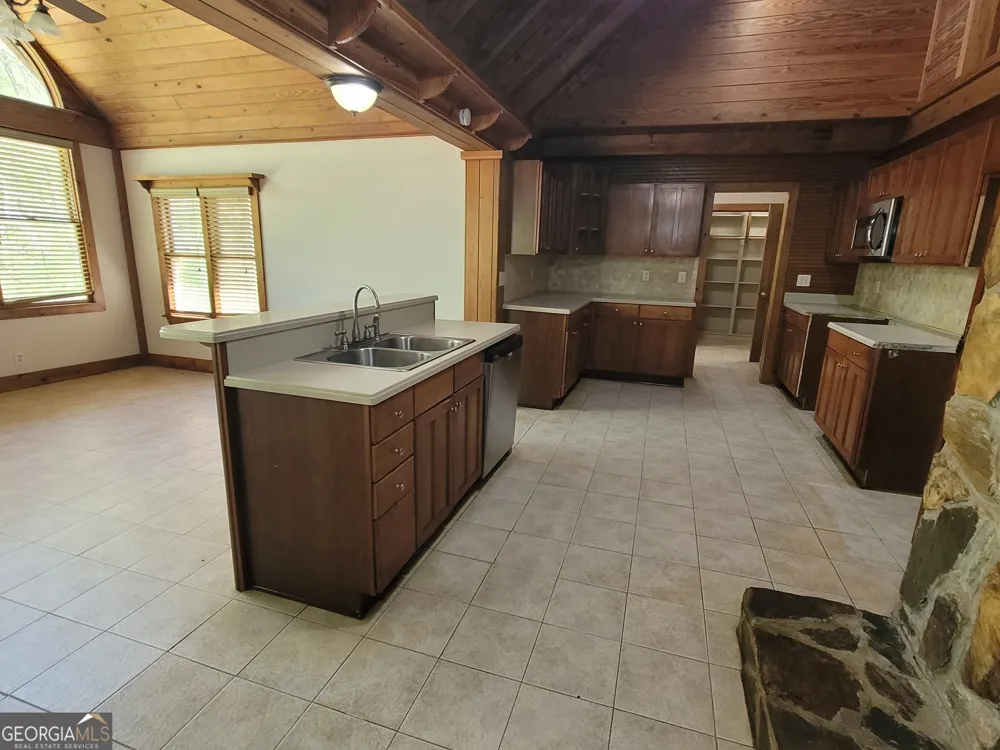 2391 Booth CIR Winder, GA 30680