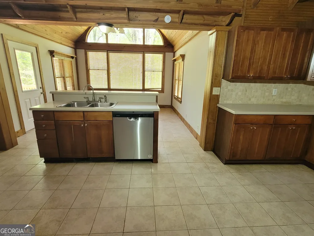 2391 Booth CIR Winder, GA 30680