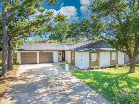 2405 Sha Lane