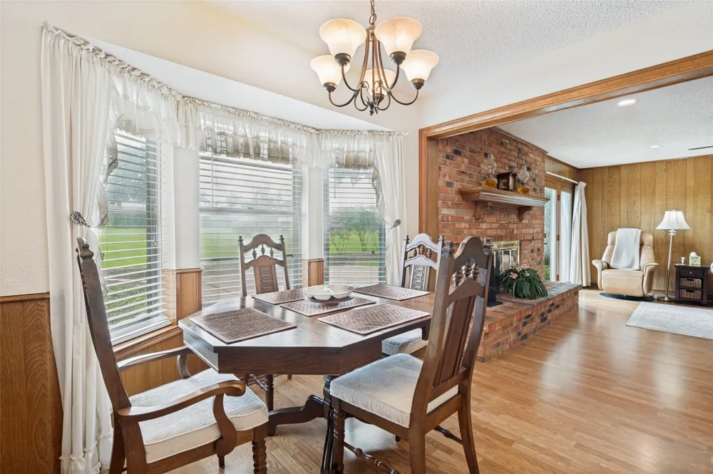 607 Parkridge Drive Mansfield, TX 76063