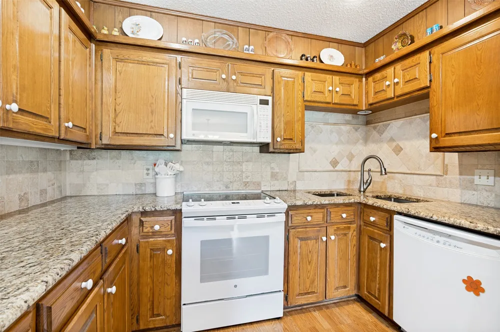 607 Parkridge Drive Mansfield, TX 76063