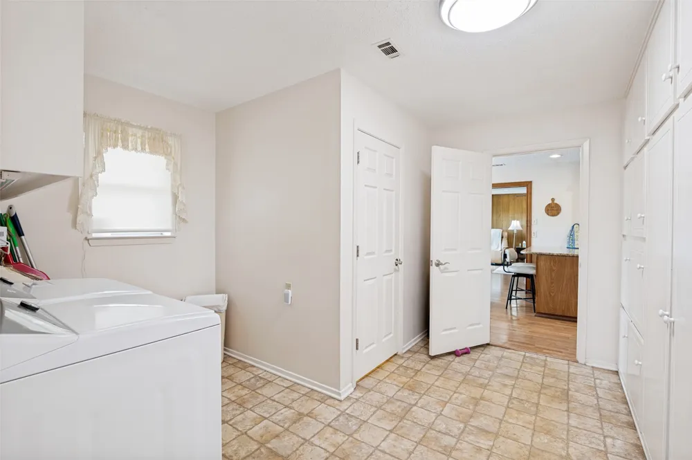 607 Parkridge Drive Mansfield, TX 76063