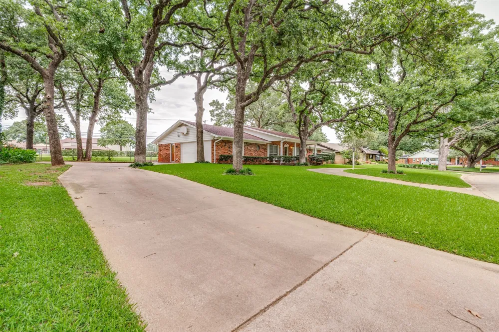 607 Parkridge Drive Mansfield, TX 76063