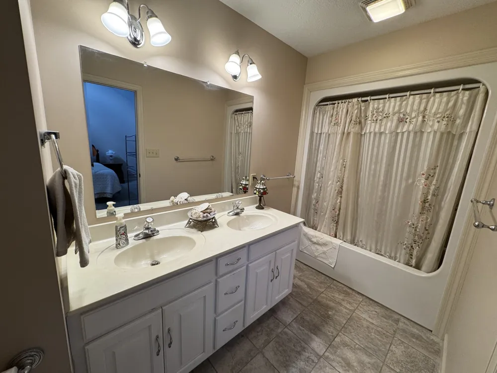 410 Castlewood Ln Lebanon, TN 37087