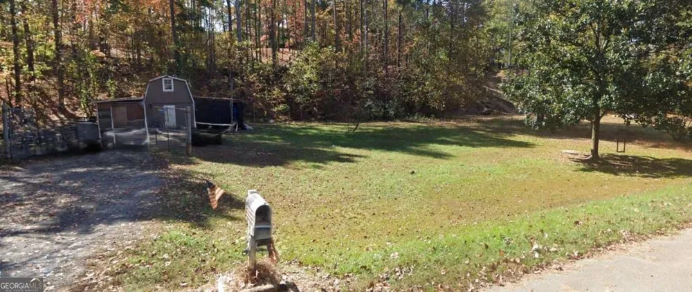 7303 Lucky LN SE Acworth, GA 30102