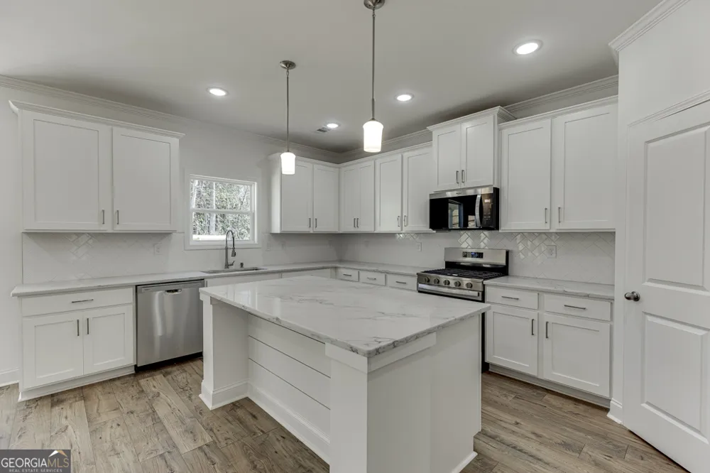 929 Lakeview Commerce, GA 30529
