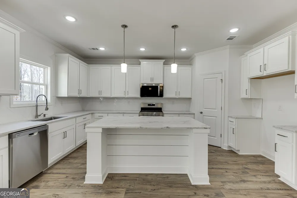 929 Lakeview Commerce, GA 30529