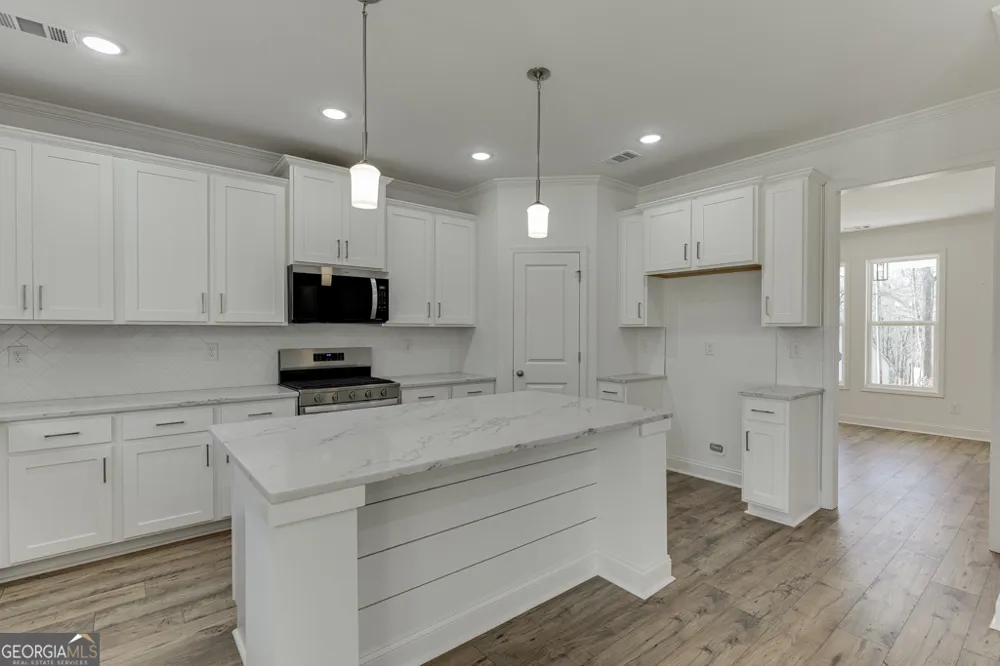 929 Lakeview Commerce, GA 30529