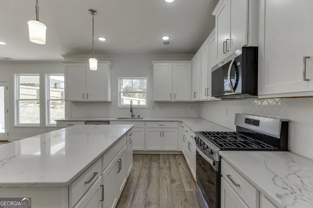 929 Lakeview Commerce, GA 30529