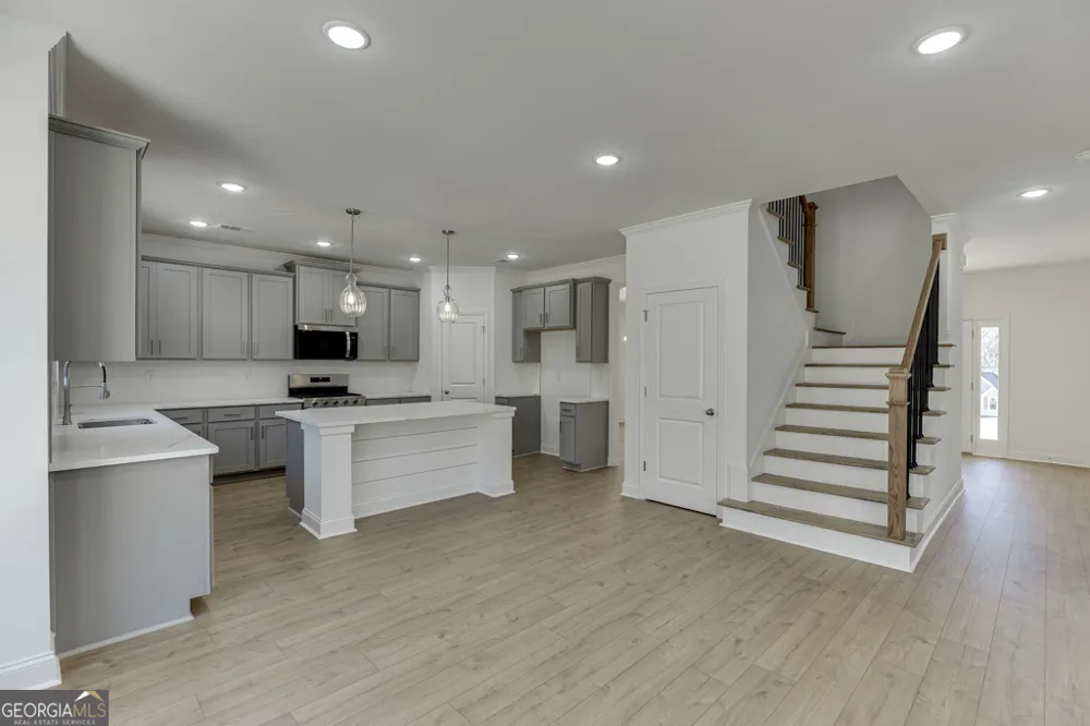979 Lakeview Commerce, GA 30529