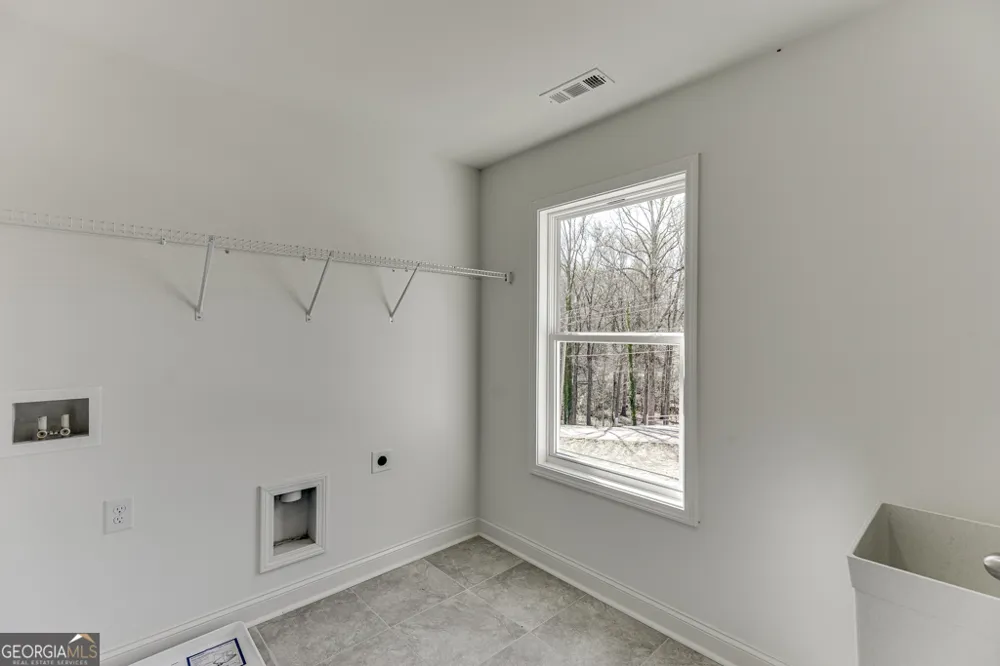 979 Lakeview Commerce, GA 30529