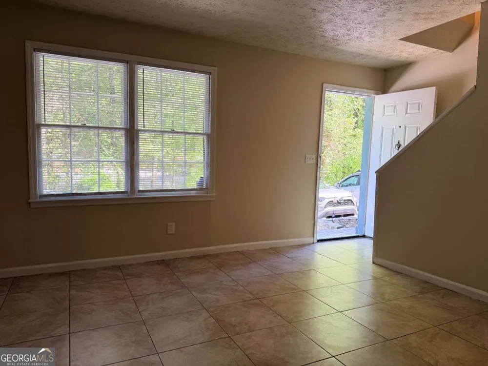 728 Burnt Creek DR NW Lilburn, GA 30047
