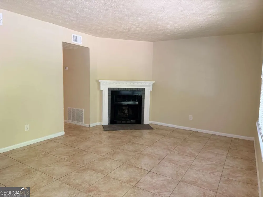 728 Burnt Creek DR NW Lilburn, GA 30047
