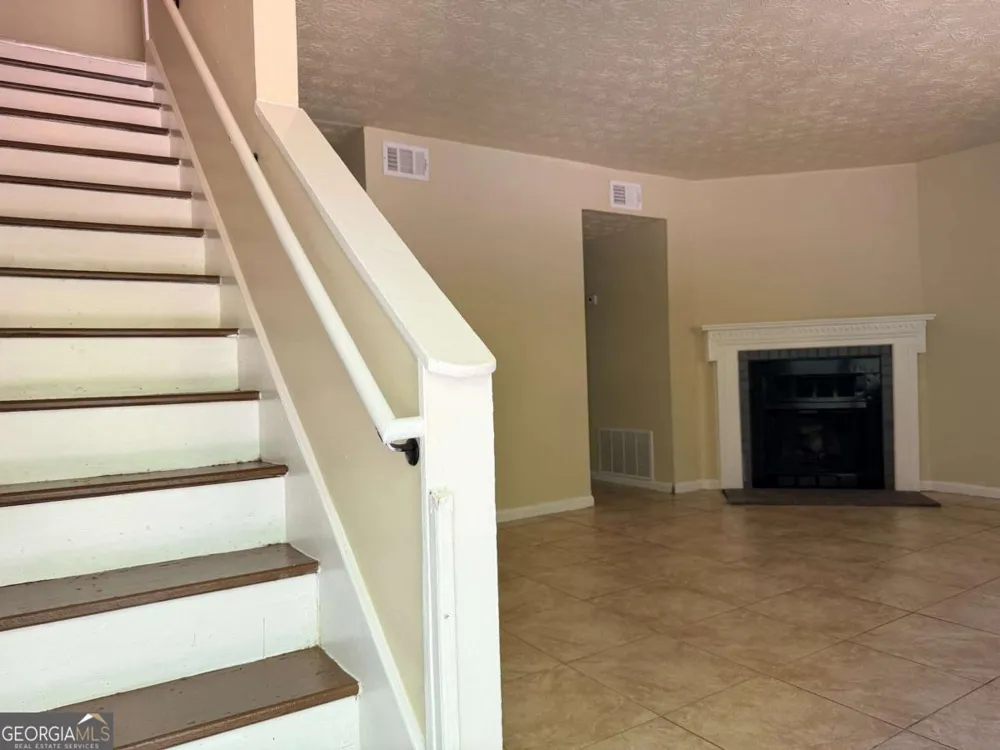 728 Burnt Creek DR NW Lilburn, GA 30047