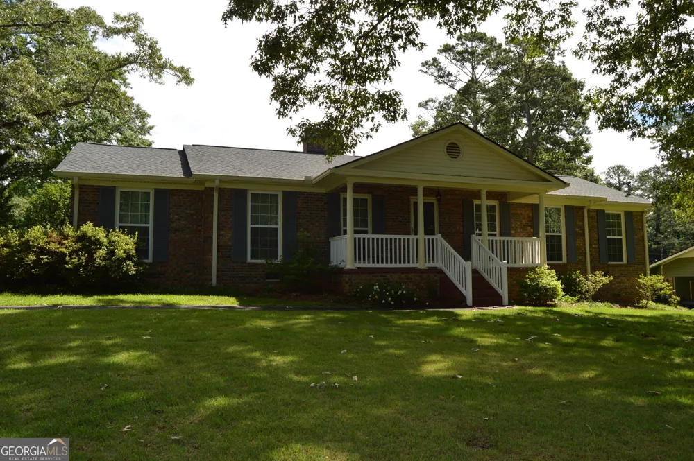 98 Beechwwod Blvd Toccoa, GA 30577