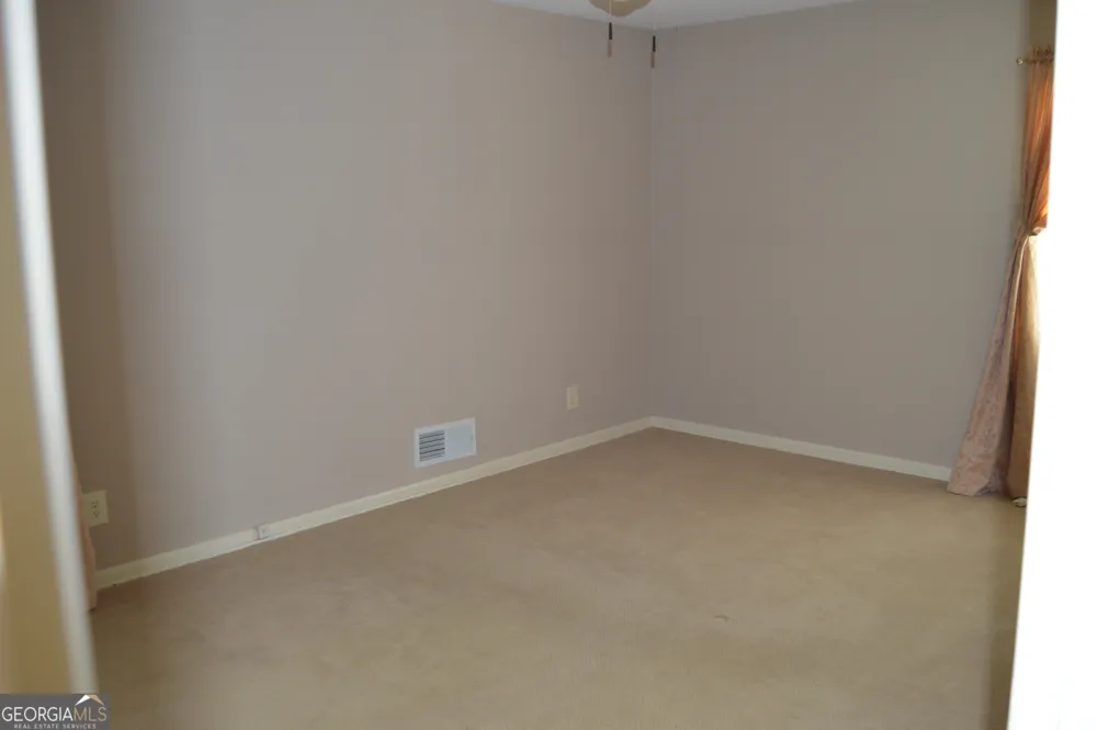 98 Beechwwod Blvd Toccoa, GA 30577