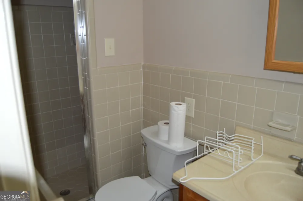 98 Beechwwod Blvd Toccoa, GA 30577
